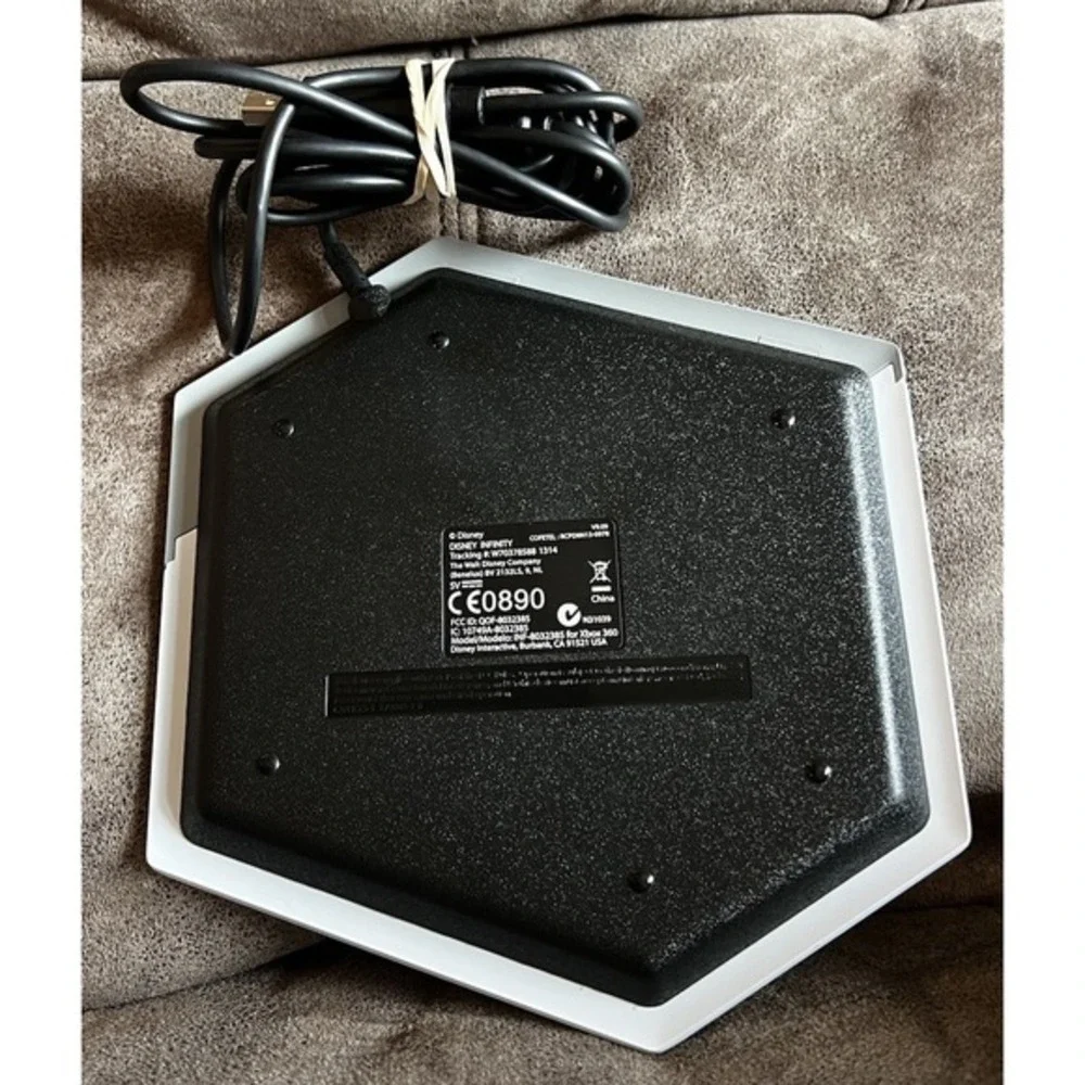Disney Infinity Star Wars 3.0 LOT 8 Figures, 2 Crystals, Portal, & Carrying Case